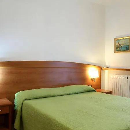 Apartment Locazione Turistica Casa Anny - Mal411 Malcesine