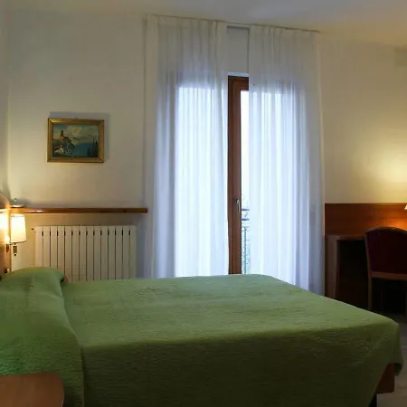 Apartment Locazione Turistica Casa Anny - Mal411 Malcesine